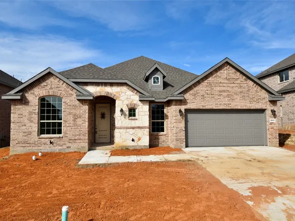 2813 Dickinson Dr, Corinth, TX 76210