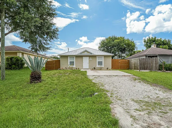 1456 25th Ct SW, Vero Beach, FL 32962