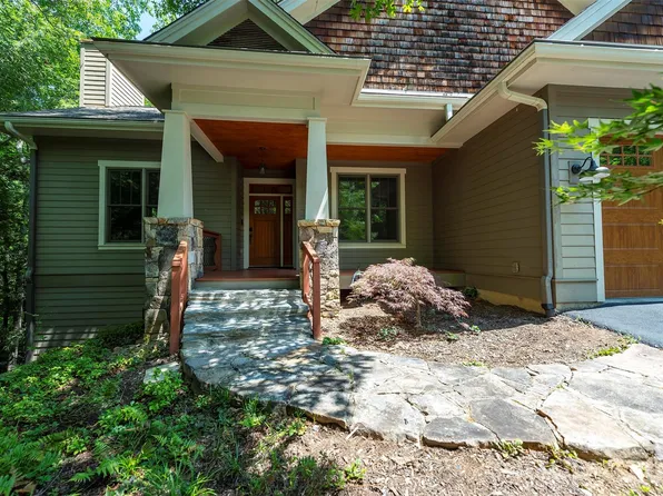 416 Ivy Rd, Black Mountain, NC 28711