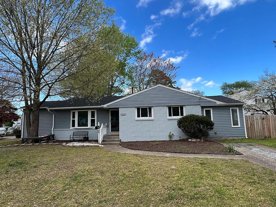 1st image of 520 Aragona Blvd