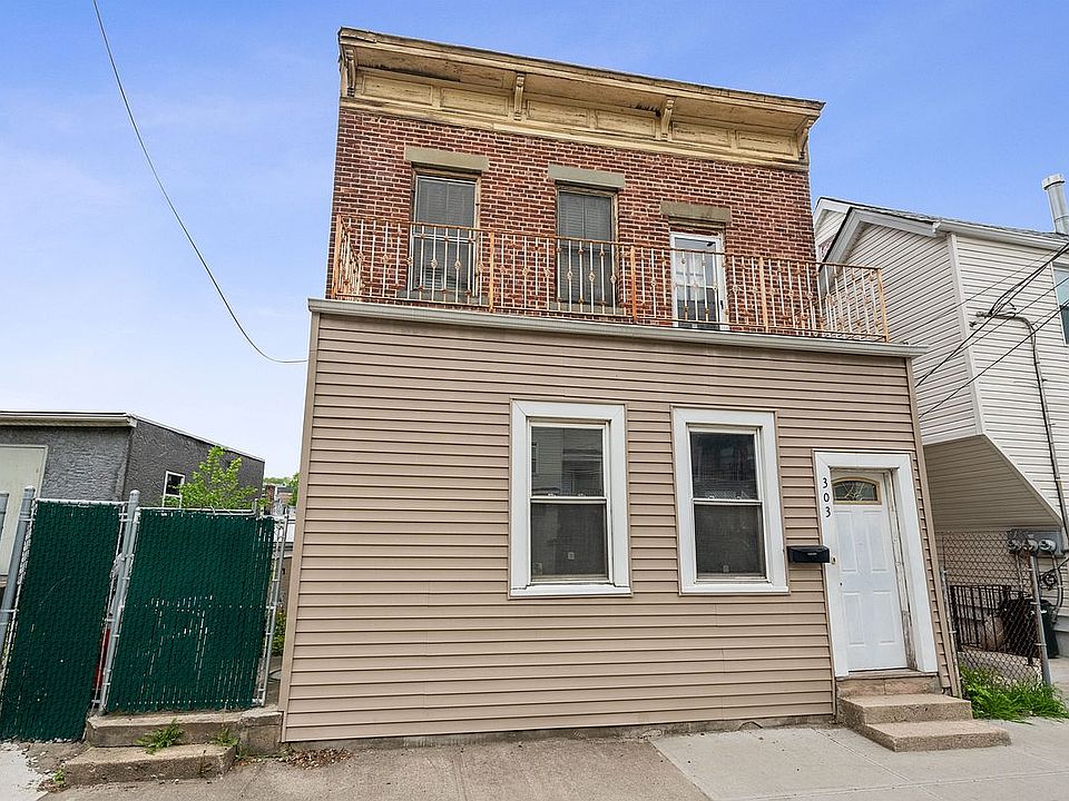 1st image of 303 York Ave