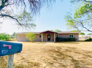 921 Evans St, Crystal City, TX 78839