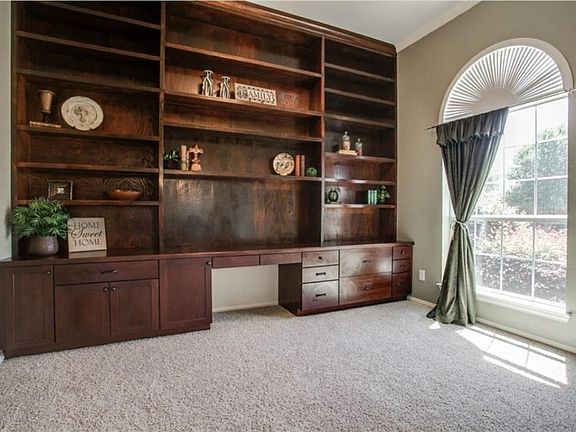 3rd image of 8448 Turnberry Dr
