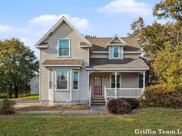 1021 Paw Paw Dr, Holland, MI 49423