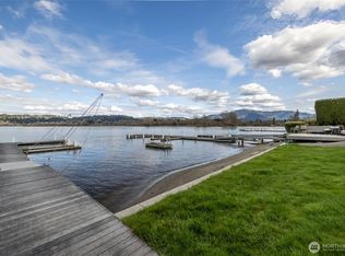 19523 SE 51st St, Issaquah, WA 98027