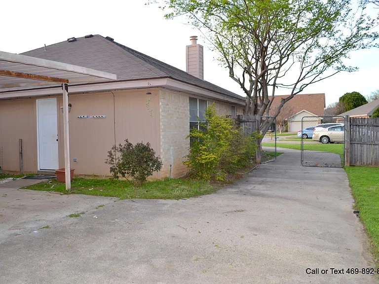 7610 April Ct — Photo 6