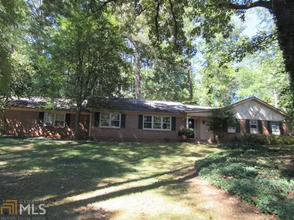 700 Spalding Dr NE, Sandy Springs, GA 30328