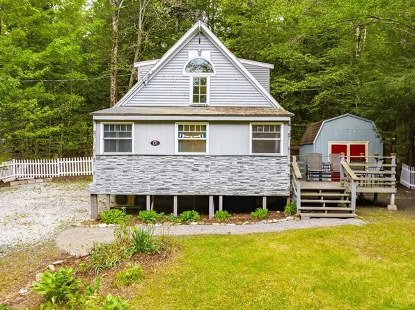 151 Excalibur Dr, Becket, MA 01223