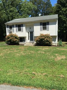 66 Bates Ave, North Kingstown, RI, 02852