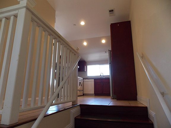 4th image of 26797 Clarkford St
