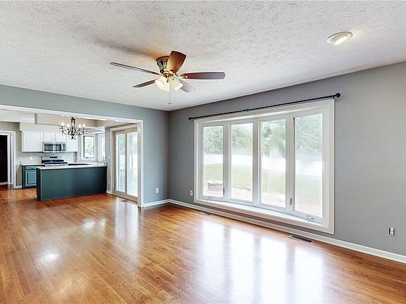 5th image of 867 Virginia Dr
