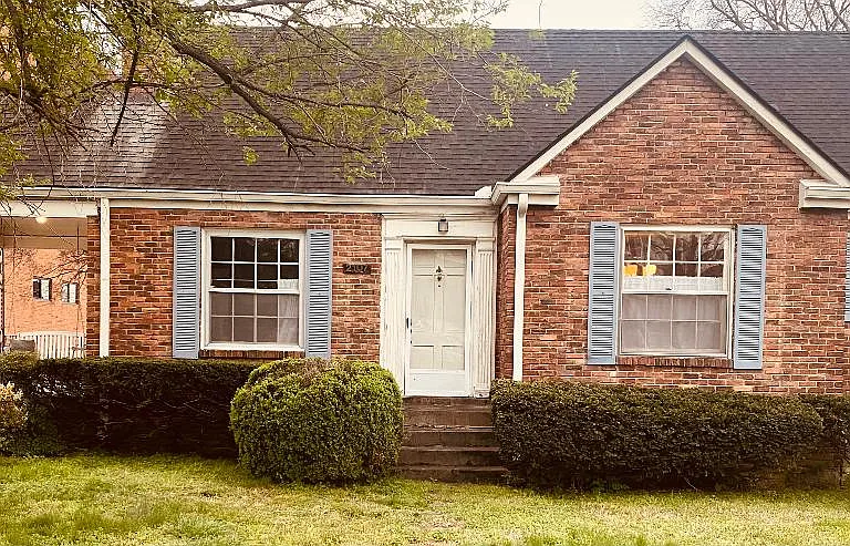 2107 Sunset Pl — Photo 2