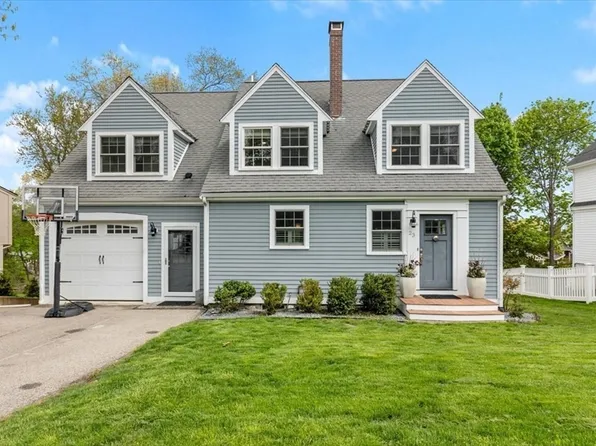 23 Governor Andrew Rd, Hingham, MA 02043