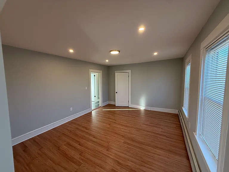 1922 Columbus Ave #2 — Photo 6