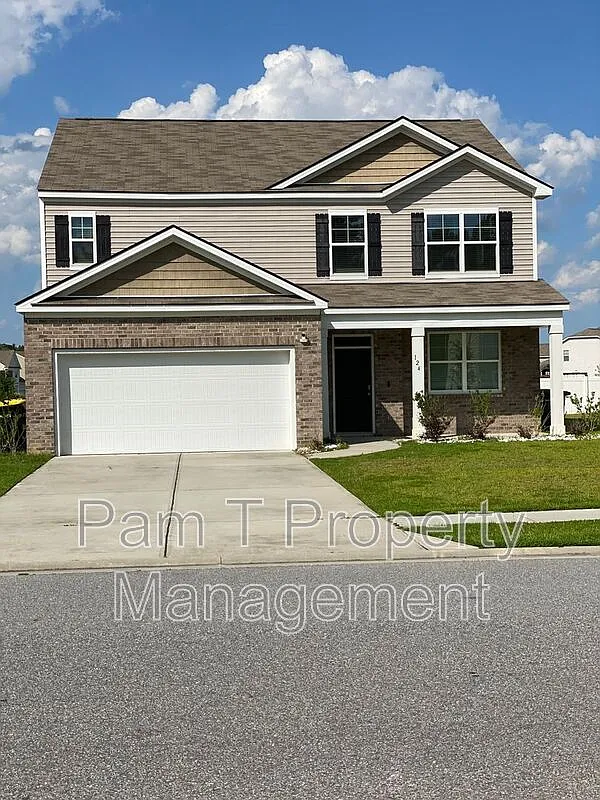 5 bed, 3.5 bath, 2721 sqft, $2,759 — Photo 1