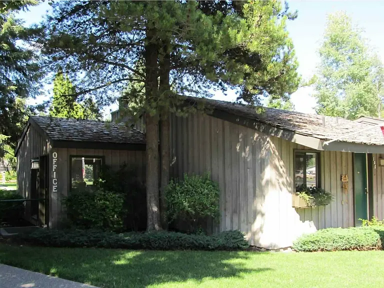 Lake Villa Apartments — Photo 3