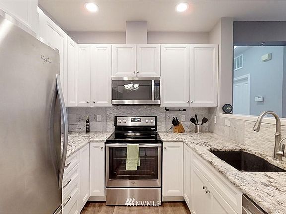2nd image of 4464 248th Ln SE