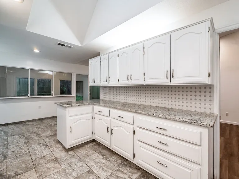 3940 Dalgreen Cir — Photo 10