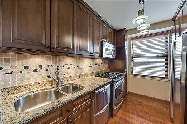 Sold by Exclusive Properties Sotheby's International Realty | media 17