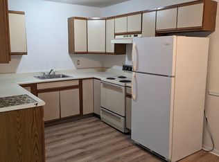 6072 In The Pines Dr SE, Grand Rapids, MI 49548