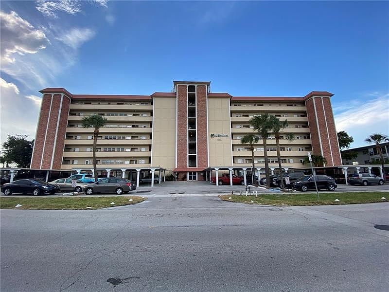 1st image of 1101 Crystal Lake Dr APT 302