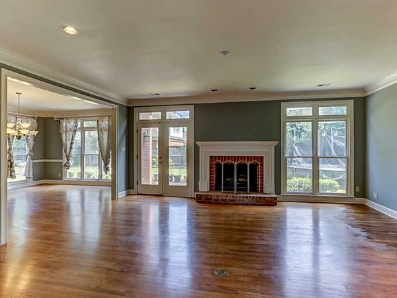 4th image of 9346 Grove Hollow Ln
