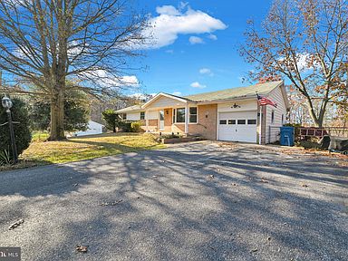 1373 Grove Ln, Seven Valleys, PA 17360 | Zillow