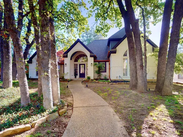 2902 Creekview Cir, Grapevine, TX 76051