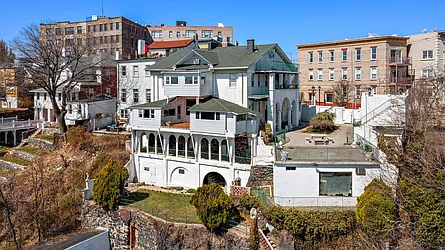 320-324 Mountain Road 