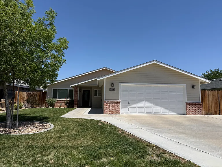 1118 Amie Ct — Photo 1