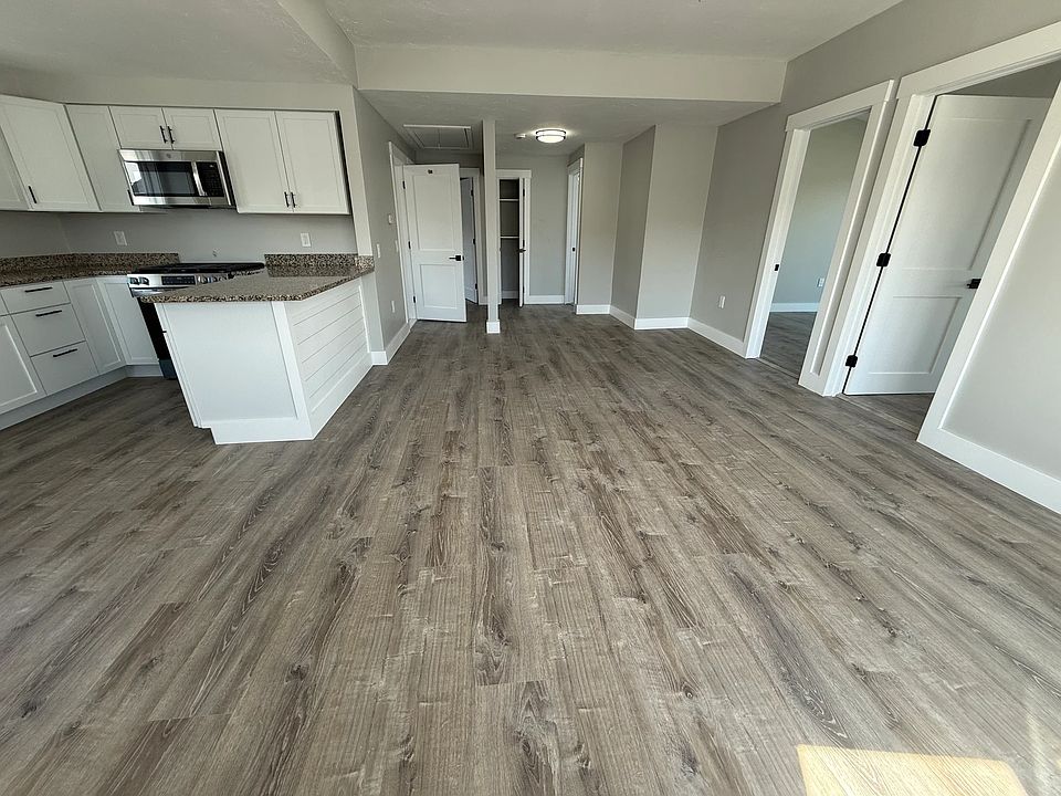 1st image of 158 Ashworth Ave #B