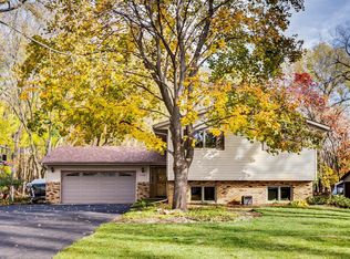 2948 Greenbrier St, Little Canada, MN 55117
