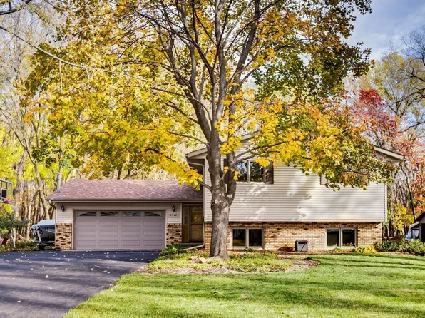 2948 Greenbrier St, Little Canada, MN 55117