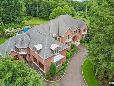 6 Primrose Ct, Upper Saddle River, NJ, 07458
