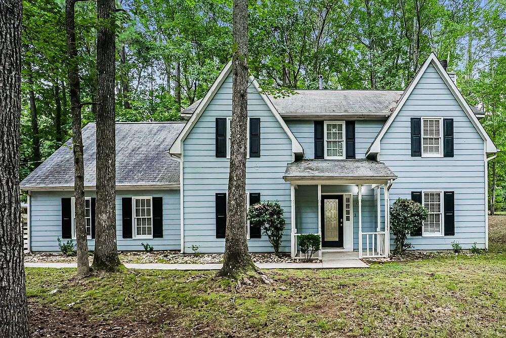 4 bed, 2.5 bath, 2000 sqft, $2,055 — Photo 1