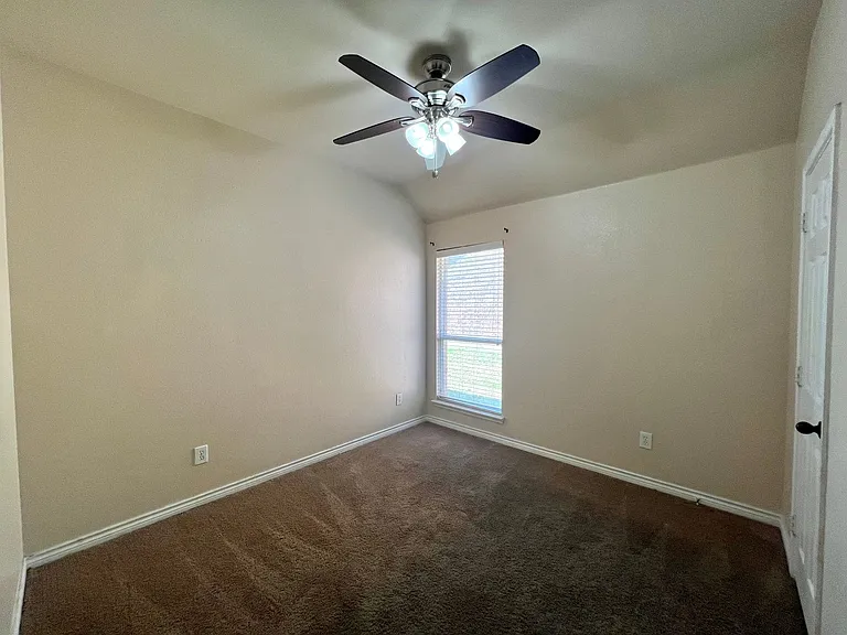 15004 Waters Dr — Photo 13