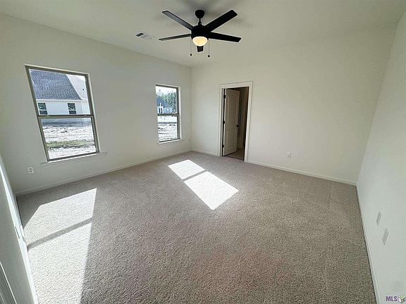 5th image of 60812 Fairfax Dr