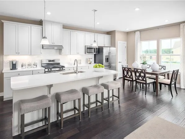 204 Woodcreek Rd, Williamsburg, VA 23185