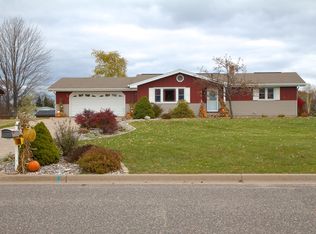 916 Turner Rd, Kingsford, MI 49802