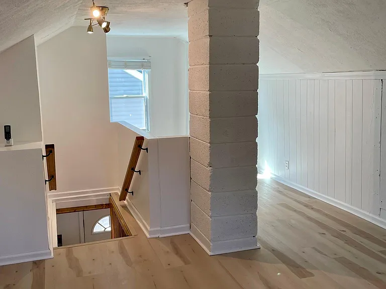 111 W Mapledale Ave — Photo 11