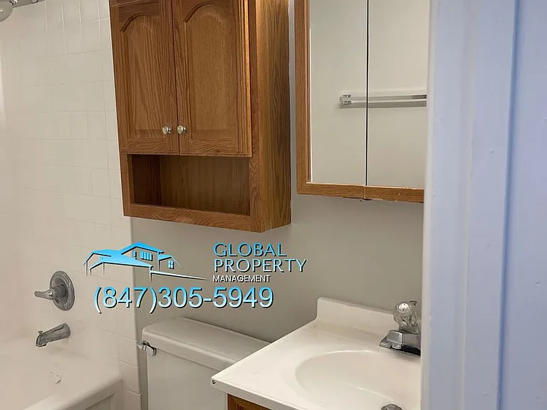 267 E Grand Ave — Photo 29