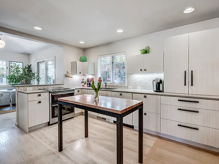 3530 E 3rd Ave — Photo 13
