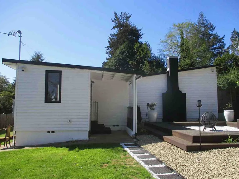 1398 Oregon Ave — Photo 21
