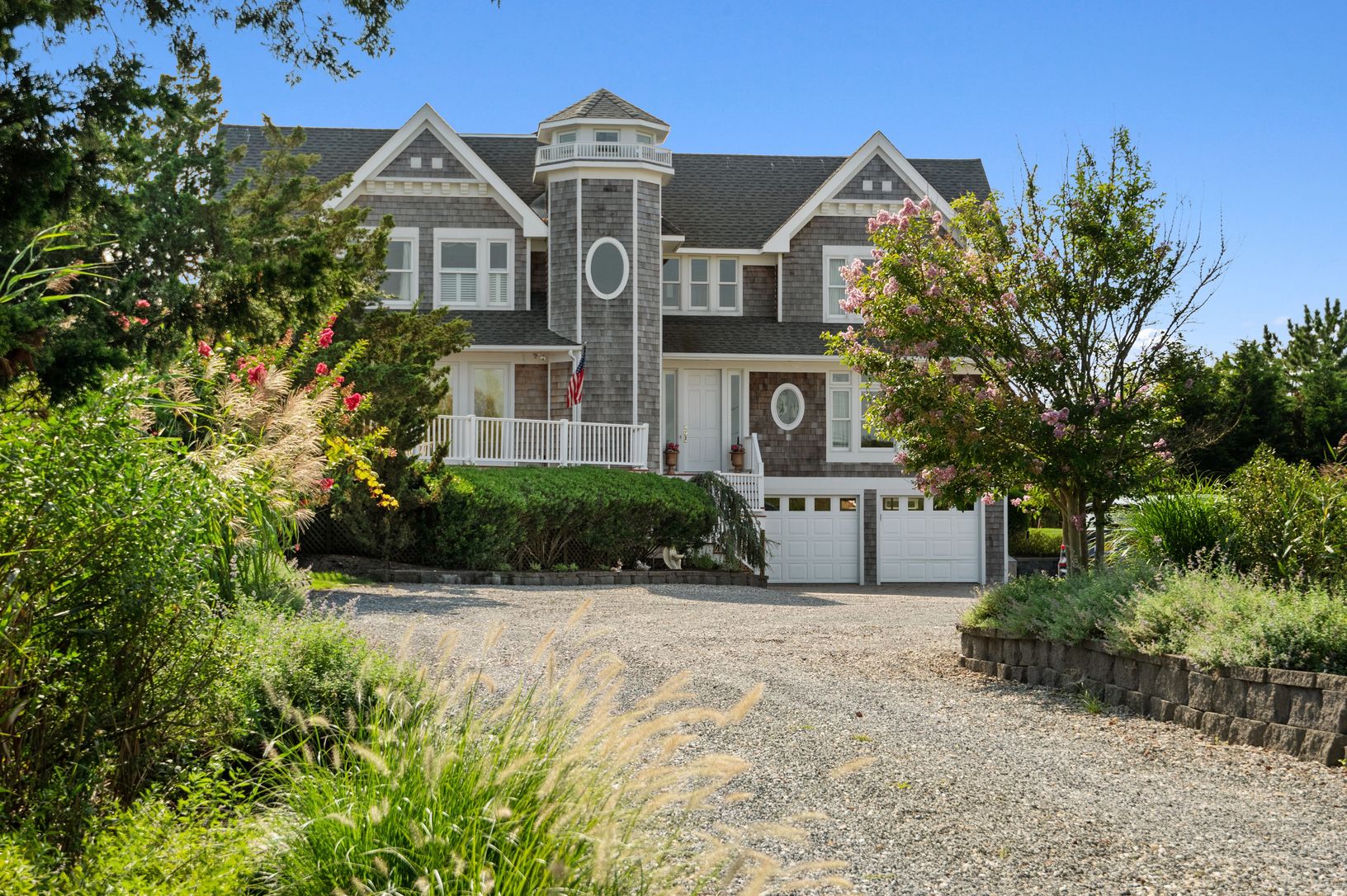 7 Tanners Neck Ln in Westhampton Out East