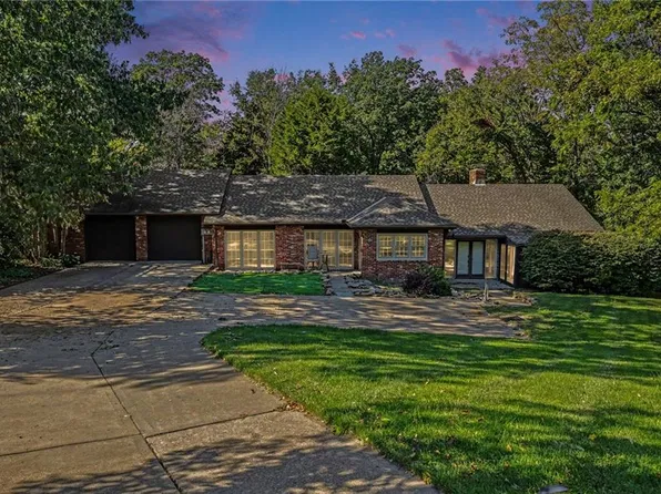 28806 E Beth Ct, Grain Valley, MO 64029