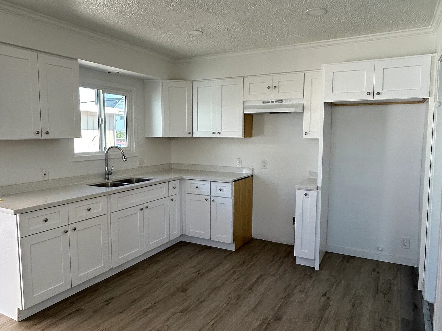 3 bed, 1300 sqft, $2,750 — Photo 4