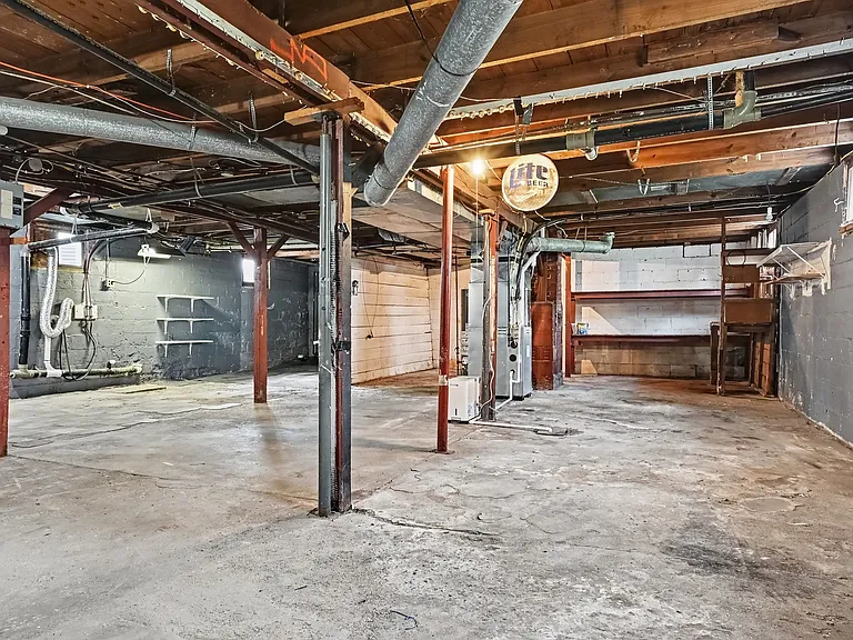 919 E Market St — Photo 21