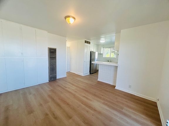 2nd image of 736 Bernard St APT 200