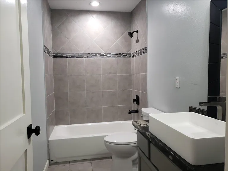 1503 Ryon St #B — Photo 6