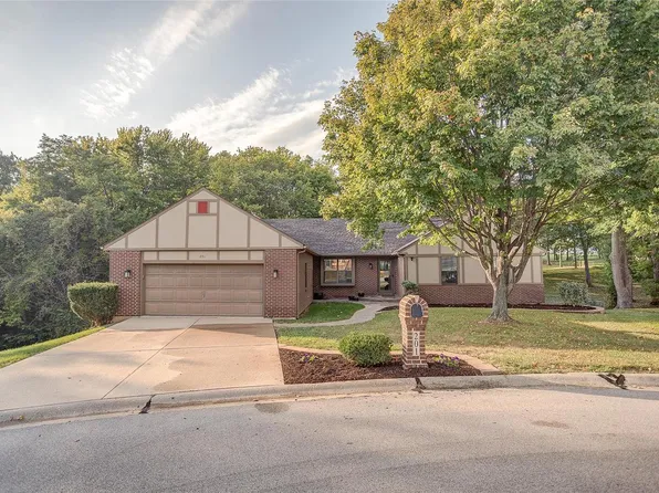 201 Locust Dr, Shiloh, IL 62269